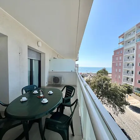 Functional Flat Just 50mt From The ליגננו סביאדורו